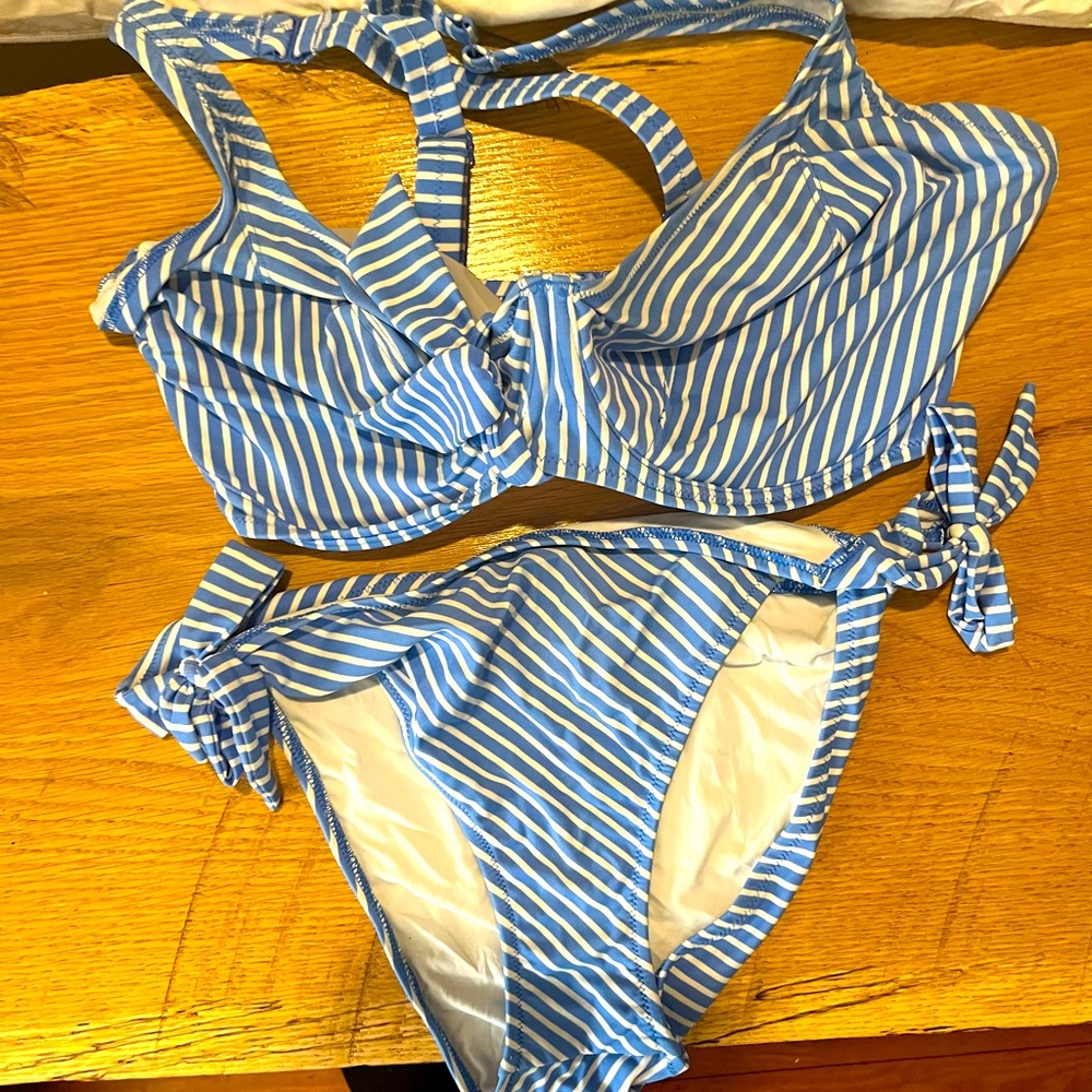 Freya Underwire Racerback Bikini Striped size 34k and matching bottom size L